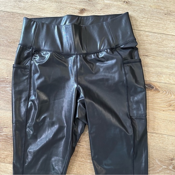 Livi For Lane Bryant Women’s Black 7/8 Faux Leather Leggings Sz 14/16 GUC - Picture 3 of 6